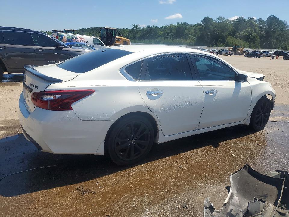 54353286 :رقم المزاد ، 1N4AL3AP5JC290797 vin ، 2018 Nissan Altima مزاد بيع