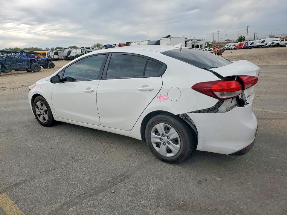53263096 :رقم المزاد ، 3KPFK4A71JE175373 vin ، 2018 Kia Forte مزاد بيع