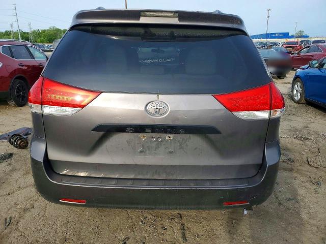 54678636 :رقم المزاد ، 5TDZK3DC4BS108726 vin ، 2011 Toyota Sienna مزاد بيع