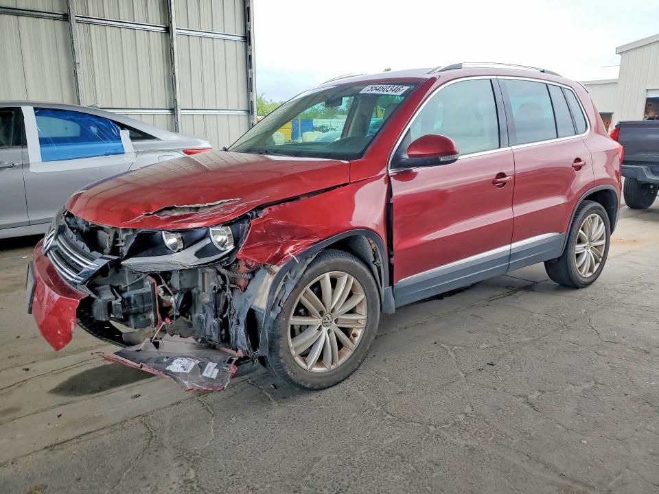 2015 Volkswagen Tiguan მანქანა იყიდება აუქციონზე, vin: WVGBV7AX8FW003910, აუქციონის ნომერი: 55460346