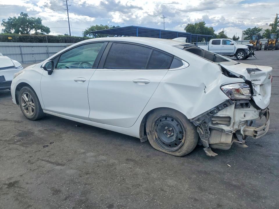 55217226 :رقم المزاد ، 1G1BE5SM8J7114529 vin ، 2018 Chevrolet Cruze مزاد بيع