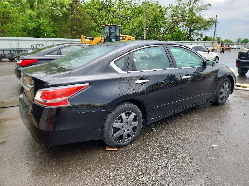2015 Nissan Altima მანქანა იყიდება აუქციონზე, vin: 1N4AL3AP2FN396040, აუქციონის ნომერი: 52392296