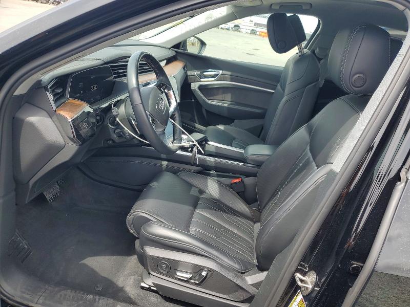 Продажа на аукционе авто 2019 Audi E-tron, vin: WA1VABGE2KB008490, номер лота: 52086556