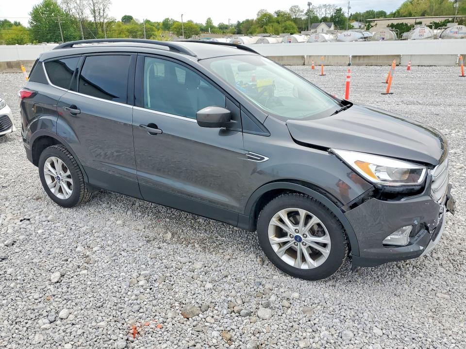 Продажа на аукционе авто 2018 Ford Escape, vin: 1FMCU0GD4JUD03556, номер лота: 53993736