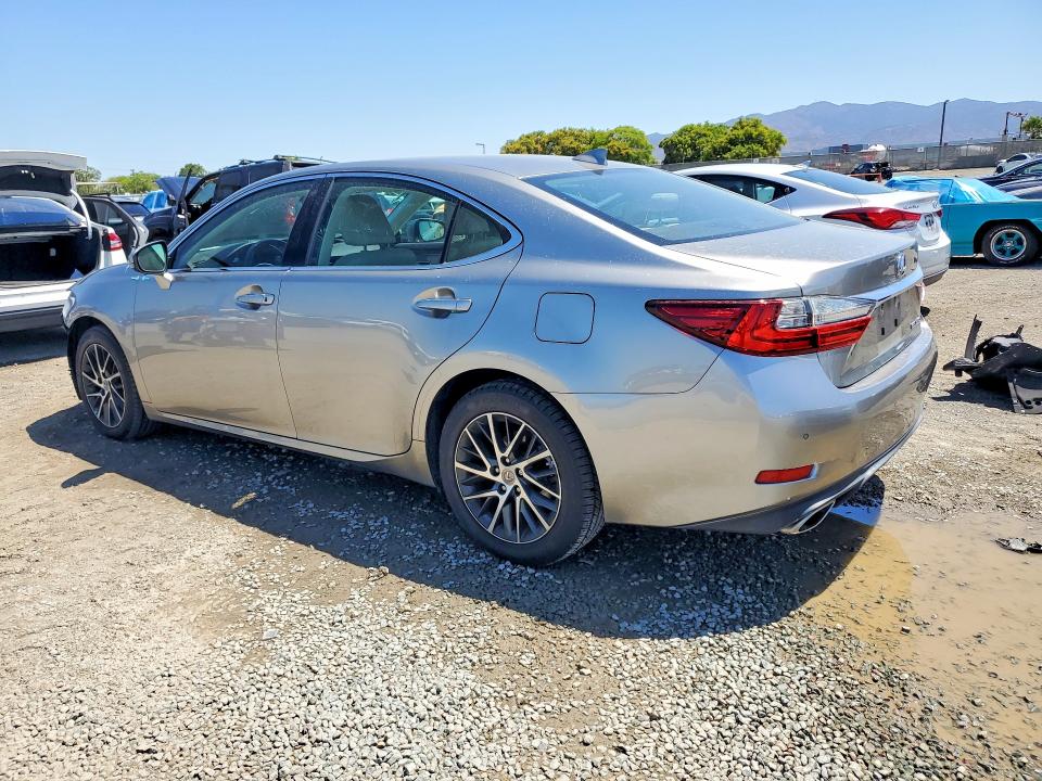 52733366 :رقم المزاد ، 58ABK1GG8HU059625 vin ، 2017 Lexus Es مزاد بيع
