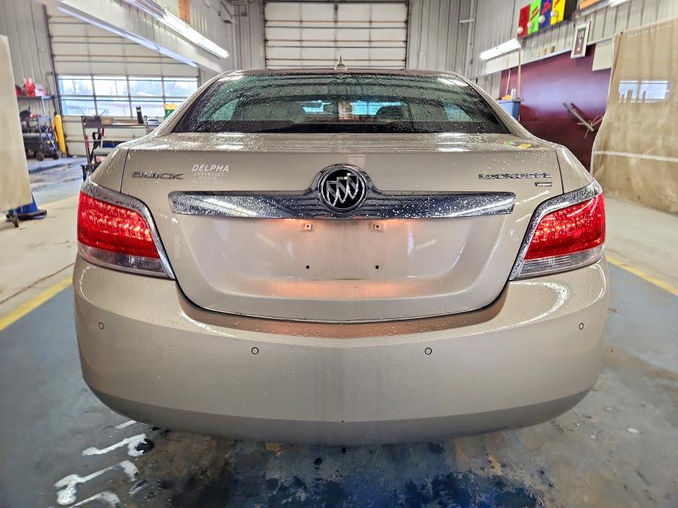 51957996 :رقم المزاد ، 1G4GC5EG5AF281666 vin ، 2010 Buick Lacrosse مزاد بيع