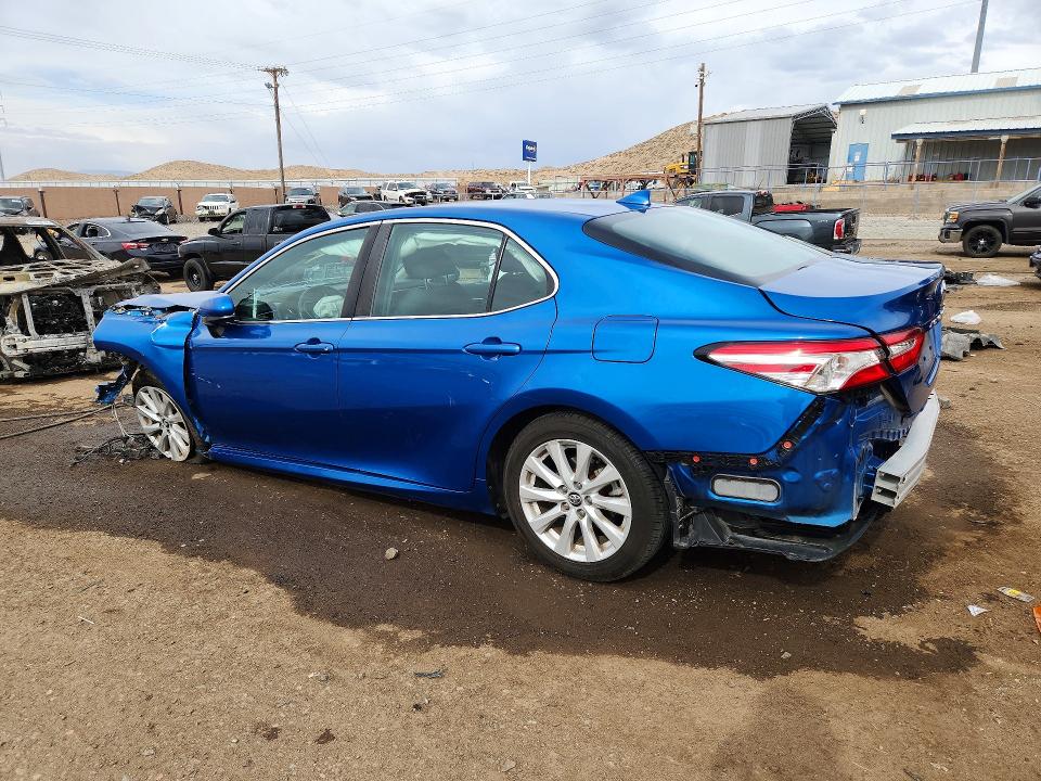 53142776 :رقم المزاد ، 4T1C11AK2LU324298 vin ، 2020 Toyota Camry مزاد بيع