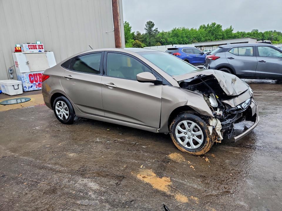 52582036 :رقم المزاد ، KMHCT4AE5DU562301 vin ، 2013 Hyundai Accent مزاد بيع