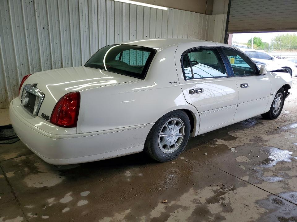 51487036 :رقم المزاد ، 1LNFM82W7WY646981 vin ، 1998 Lincoln Town Car مزاد بيع