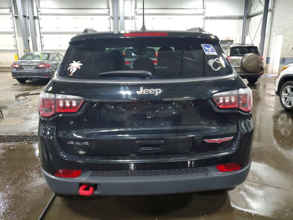 54914516 :رقم المزاد ، 3C4NJDDB6JT262731 vin ، 2018 Jeep Compass مزاد بيع
