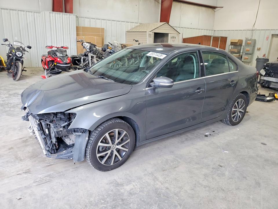 55574436 :رقم المزاد ، 3VWDB7AJ3HM367430 vin ، 2017 Volkswagen Jetta مزاد بيع