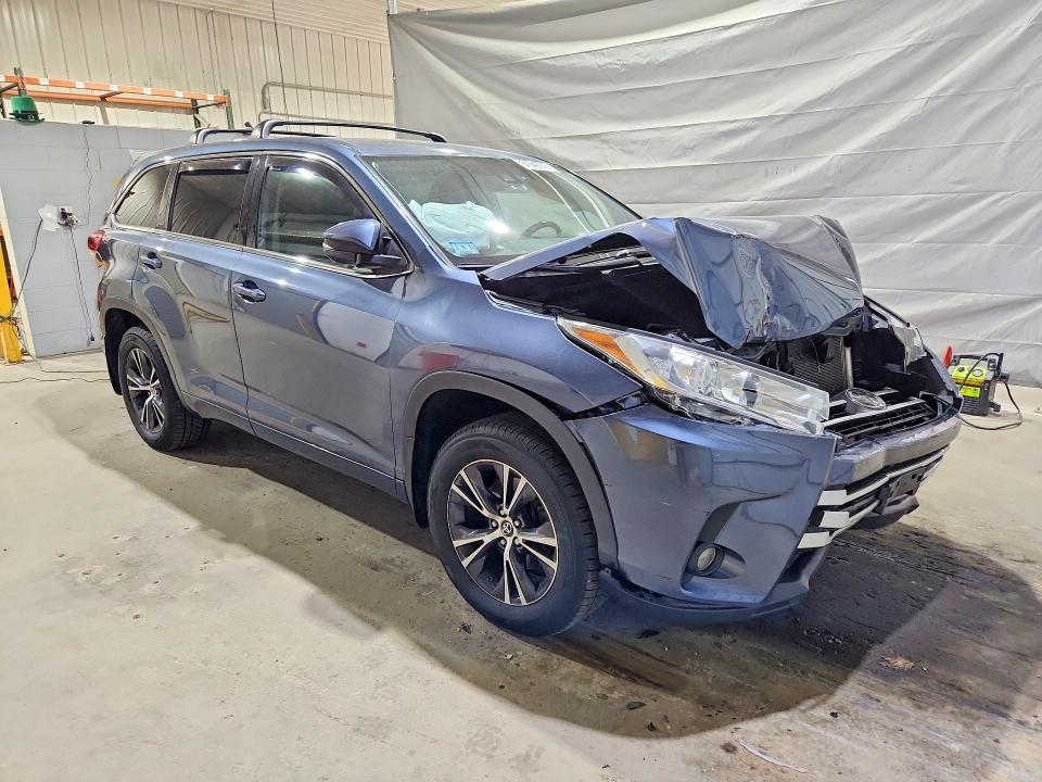 2018 Toyota Highlander მანქანა იყიდება აუქციონზე, vin: 5TDBZRFH0JS860253, აუქციონის ნომერი: 51549746