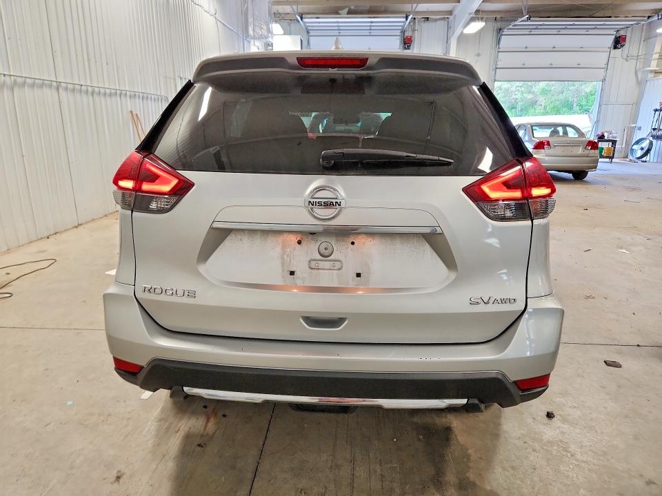 55522506 :رقم المزاد ، KNMAT2MV2JP512641 vin ، 2018 Nissan Rogue مزاد بيع