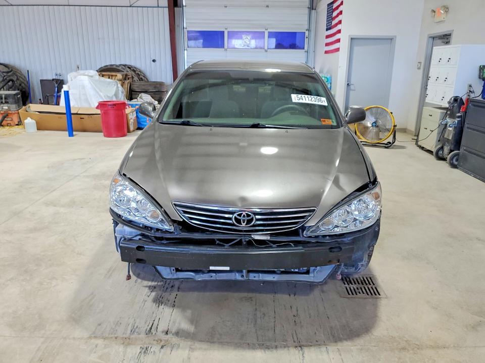 54112396 :رقم المزاد ، 4T1BE30K36U662987 vin ، 2006 Toyota Camry مزاد بيع