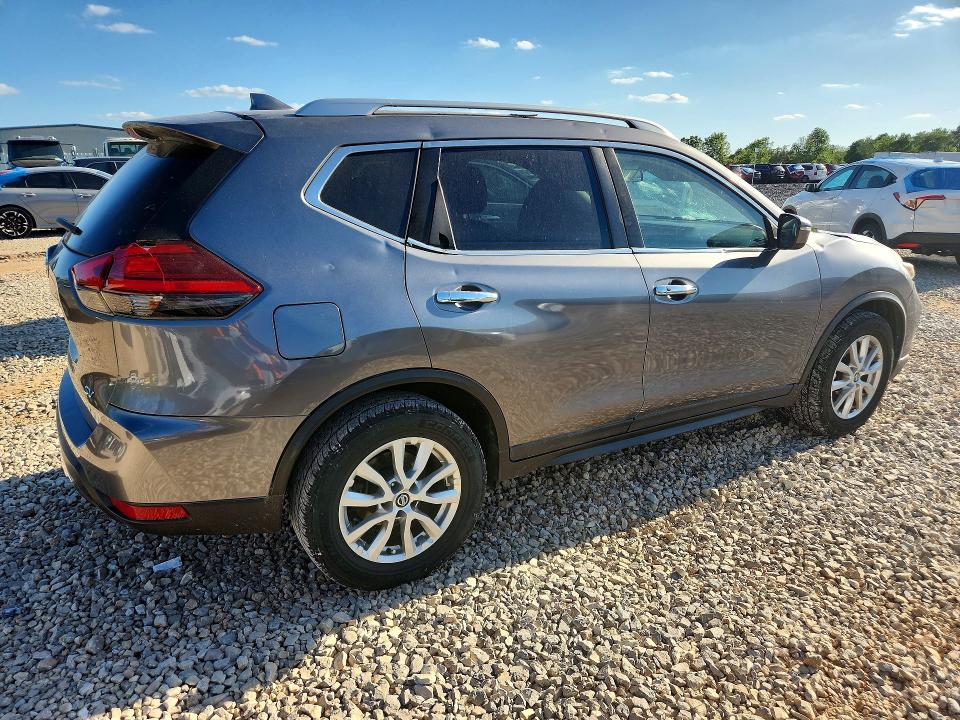 2017 Nissan Rogue მანქანა იყიდება აუქციონზე, vin: KNMAT2MT5HP588329, აუქციონის ნომერი: 52303046