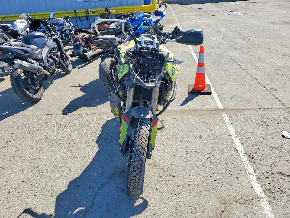 54862166 :رقم المزاد ، WB10K6309S6L32301 vin ، 2025 Bmw F 900 مزاد بيع