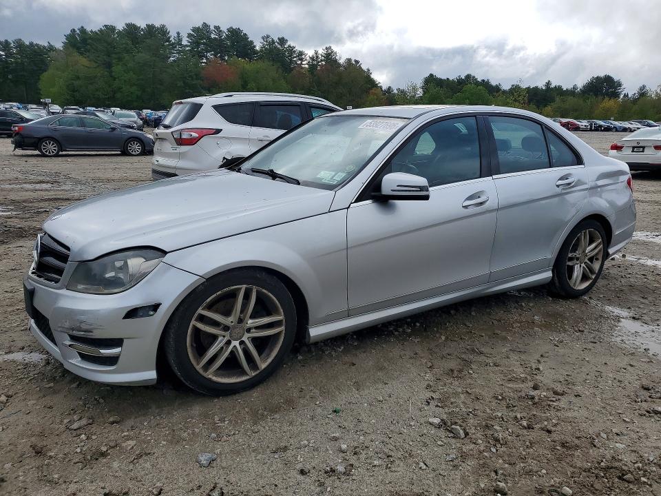 Продажа на аукционе авто 2012 Mercedes-benz C, vin: WDDGF8BB8CR210944, номер лота: 53927696