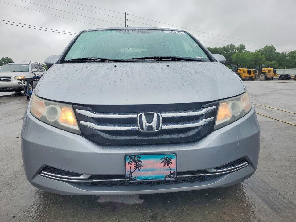 52720156 :رقم المزاد ، 5FNRL5H60GB132322 vin ، 2016 Honda Odyssey مزاد بيع