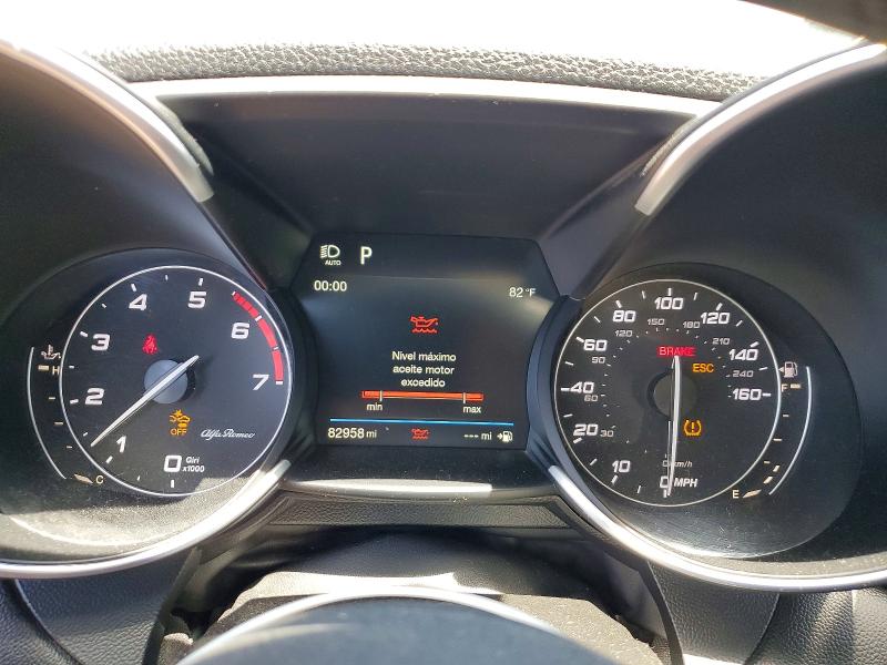 53586186 :رقم المزاد ، ZARFAEBN3H7553750 vin ، 2017 Alfa Romeo Giulia مزاد بيع