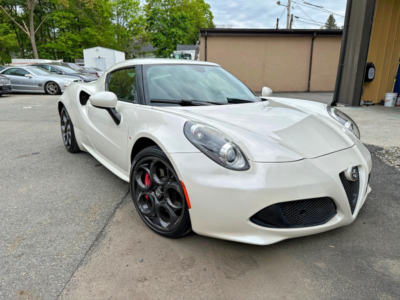 Auction sale of the 2016 Alfa Romeo 4c, vin: ZARBAAA41GM177436, lot number: 53692196