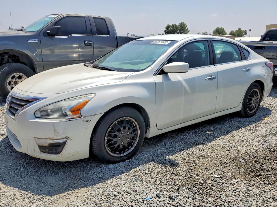 2014 Nissan Altima მანქანა იყიდება აუქციონზე, vin: 1N4AL3AP6EC273951, აუქციონის ნომერი: 53757046