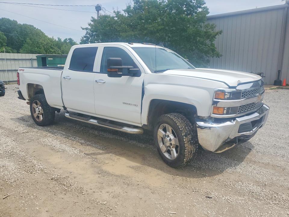 52923186 :رقم المزاد ، 1GC1KREGXKF132093 vin ، 2019 Chevrolet Silverado مزاد بيع