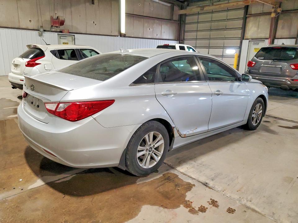53095896 :رقم المزاد ، 5NPEB4AC3DH716819 vin ، 2013 Hyundai Sonata مزاد بيع