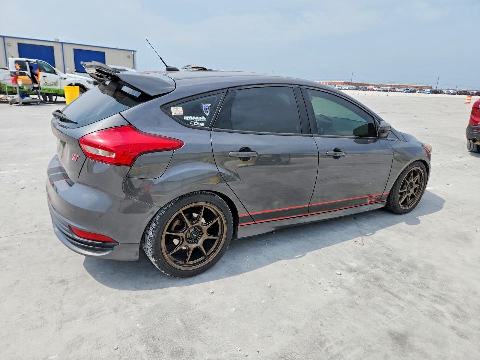 Продажа на аукционе авто 2017 Ford Focus, vin: 1FADP3L95HL331813, номер лота: 54004526