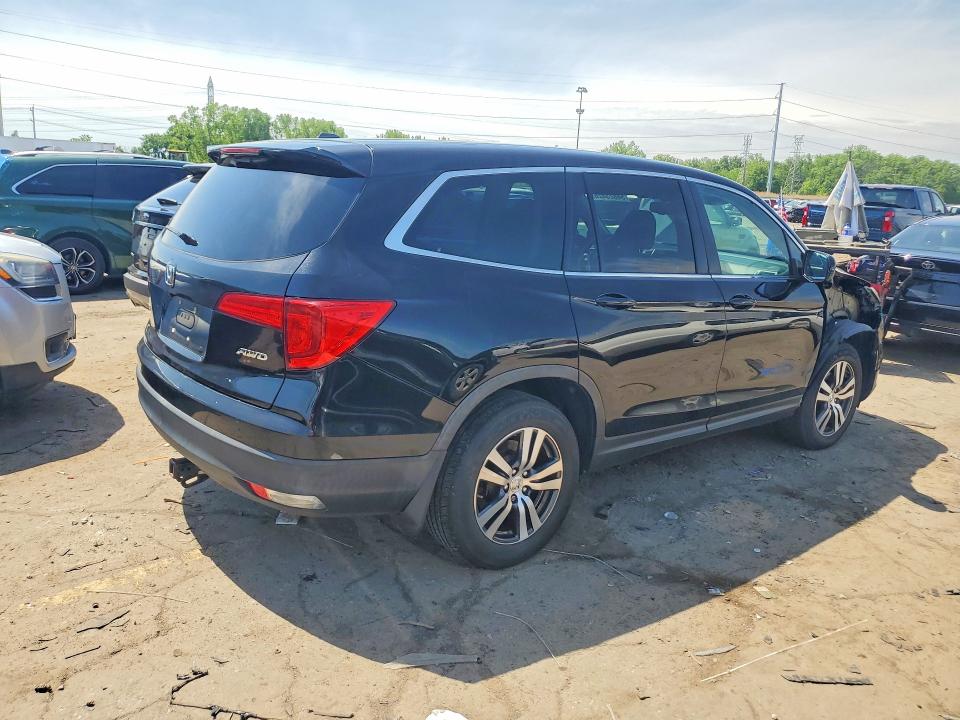 54823426 :رقم المزاد ، 5FNYF6H53JB052147 vin ، 2018 Honda Pilot مزاد بيع
