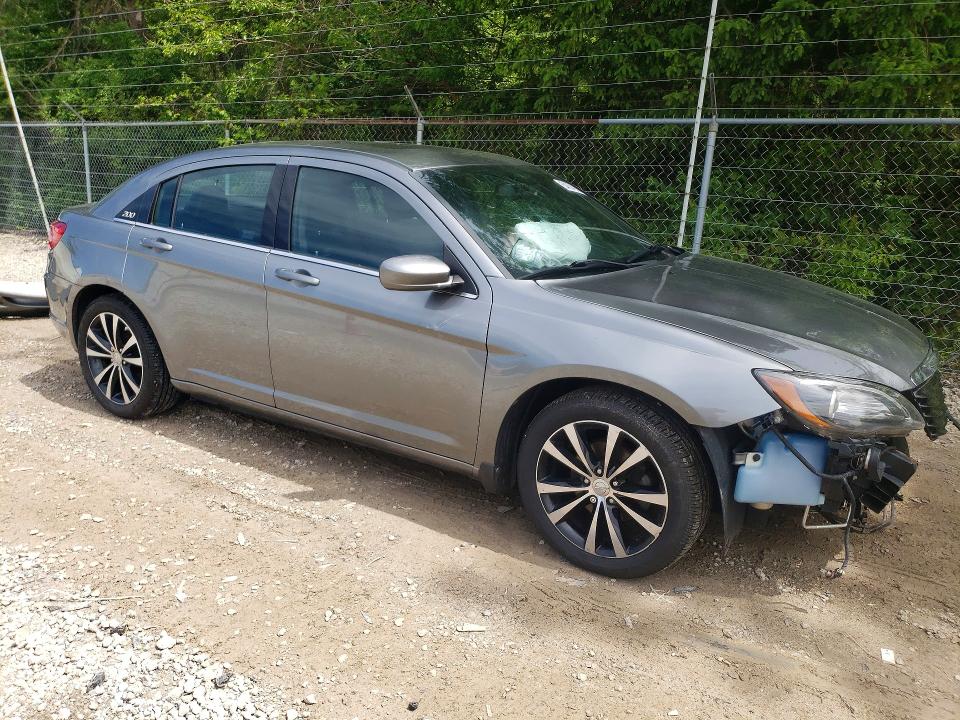 54604286 :رقم المزاد ، 1C3BC8FGXBN577471 vin ، 2011 Chrysler 200 مزاد بيع