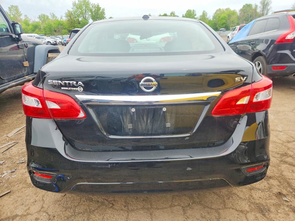 53233366 :رقم المزاد ، 3N1AB7AP1JY321896 vin ، 2018 Nissan Sentra مزاد بيع