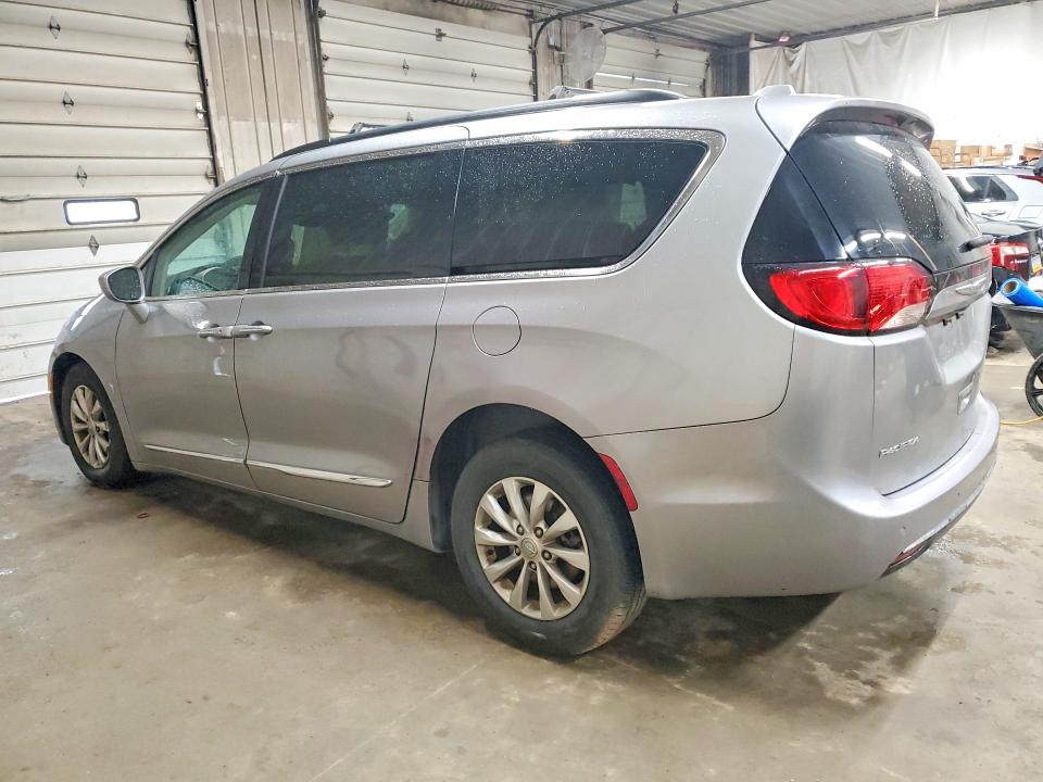 54886276 :رقم المزاد ، 2C4RC1BG7HR560727 vin ، 2017 Chrysler Pacifica مزاد بيع