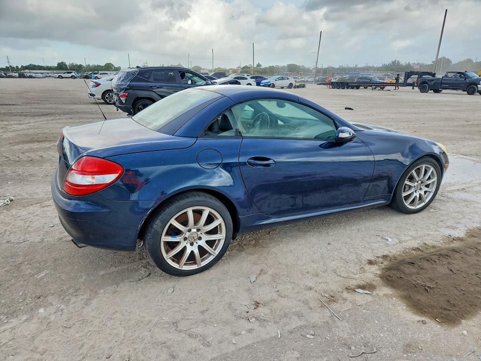 55242986 :رقم المزاد ، WDBWK56F95F052078 vin ، 2005 Mercedes-benz Slk مزاد بيع
