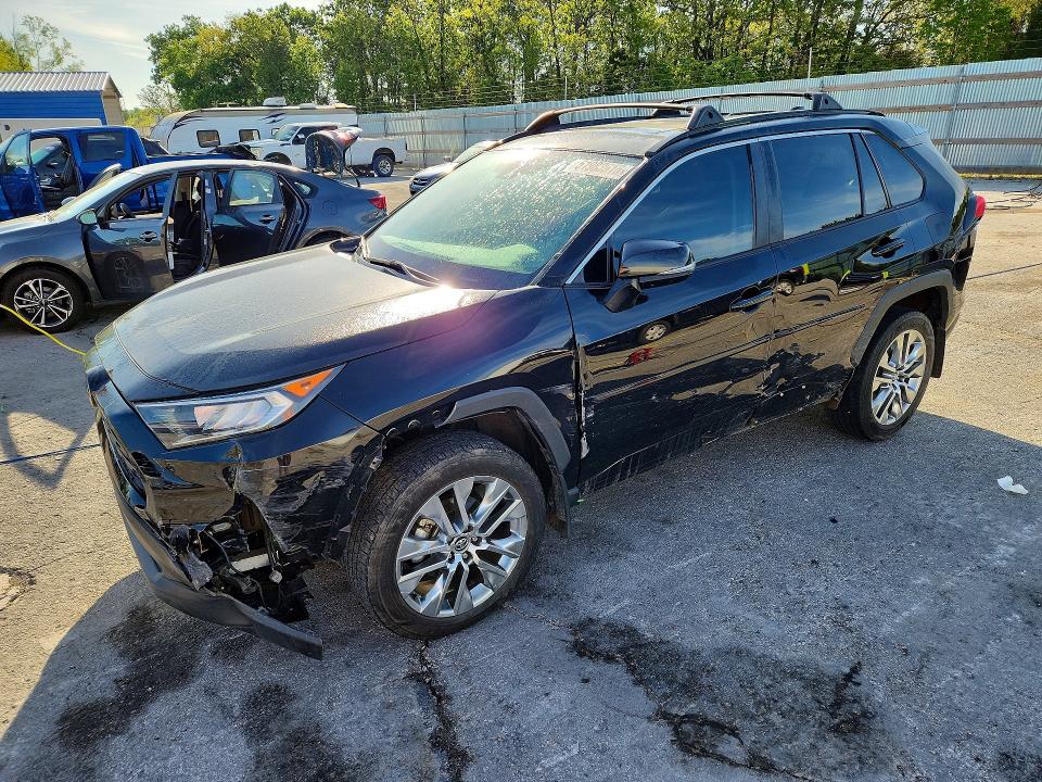 Auction sale of the 2020 Toyota Rav4, vin: 2T3C1RFV2LW081942, lot number: 51983616