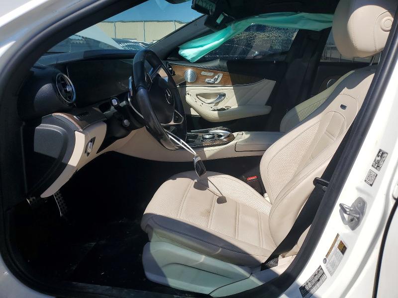 53261506 :رقم المزاد ، WDDZF6EB2JA402039 vin ، 2018 Mercedes-benz E مزاد بيع