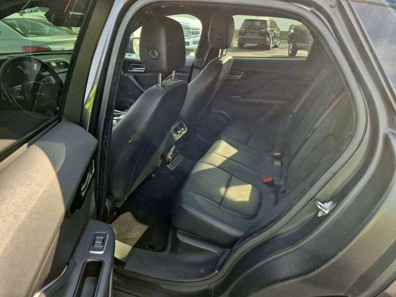 53378116 :رقم المزاد ، SADCJ2BV7HA050368 vin ، 2017 Jaguar F-pace مزاد بيع