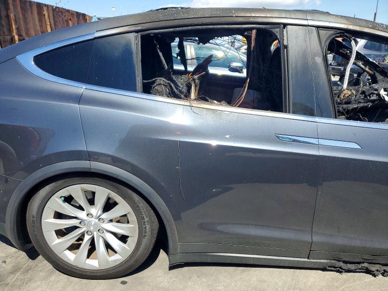 Продаж на аукціоні авто 2018 Tesla Model X, vin: 5YJXCAE26JF087993, номер лоту: 55630786