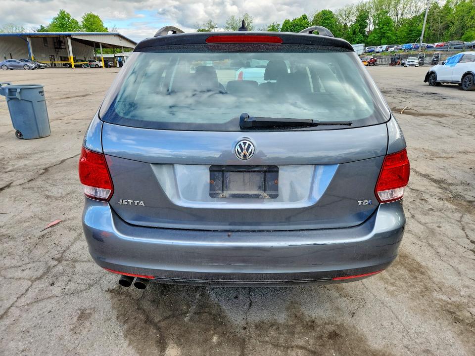 53828626 :رقم المزاد ، 3VWPL7AJXEM611645 vin ، 2014 Volkswagen Jetta مزاد بيع