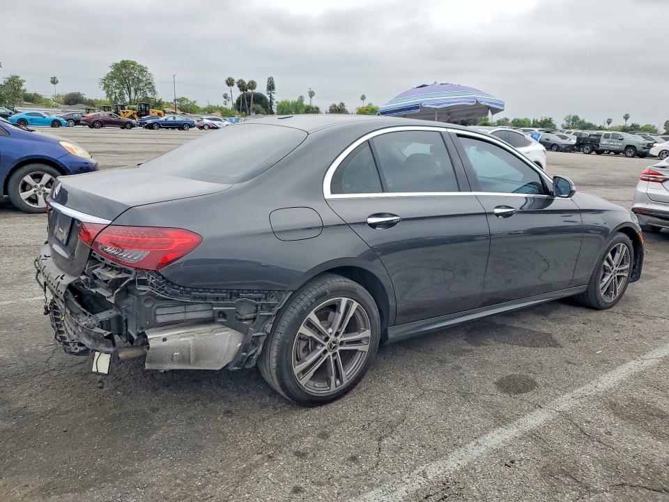 2021 Mercedes-benz E მანქანა იყიდება აუქციონზე, vin: W1KZF8DB0MA967472, აუქციონის ნომერი: 53134086