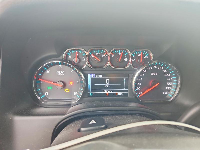 Продаж на аукціоні авто 2018 Chevrolet Suburban, vin: 1GNSCGKC7JR352352, номер лоту: 52519846