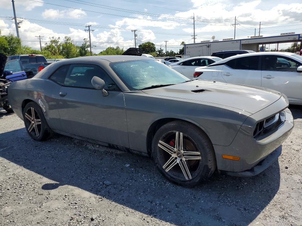 55674546 :رقم المزاد ، 2B3CJ4DG1BH535069 vin ، 2011 Dodge Challenger مزاد بيع