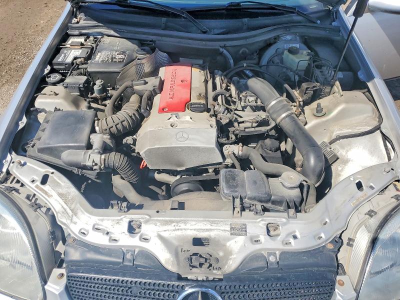 52551346 :رقم المزاد ، WDBKK47F4XF098069 vin ، 1999 Mercedes-benz Slk مزاد بيع
