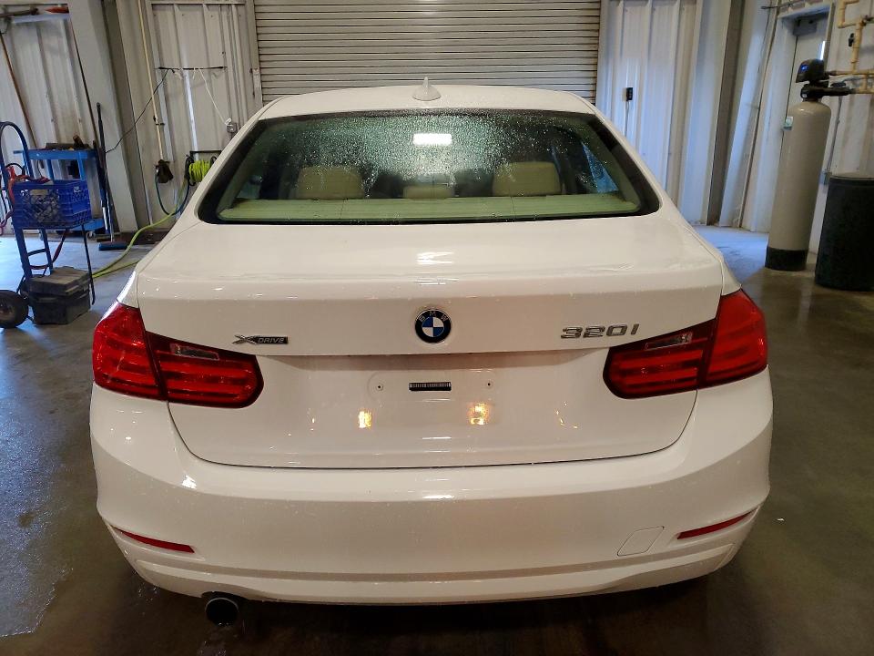 2014 Bmw 320 მანქანა იყიდება აუქციონზე, vin: WBA3C3G55ENS69920, აუქციონის ნომერი: 52243856