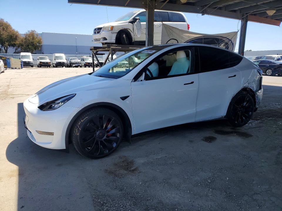 2023 Tesla Model Y მანქანა იყიდება აუქციონზე, vin: 7SAYGDEFXPF822984, აუქციონის ნომერი: 52852986