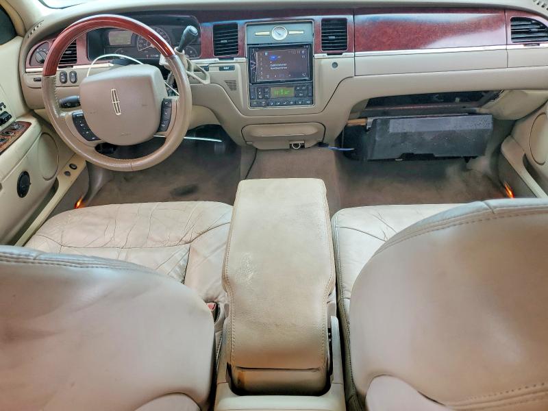 Продаж на аукціоні авто 2005 Lincoln Town Car, vin: 1LNHM82WX5Y627378, номер лоту: 54105106