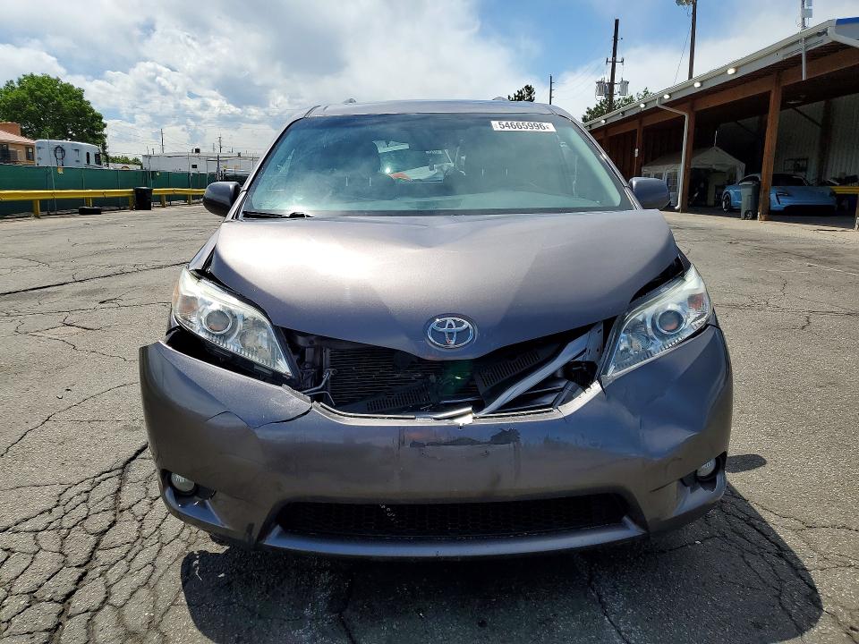 54665996 :رقم المزاد ، 5TDYK3DC5FS663220 vin ، 2015 Toyota Sienna مزاد بيع