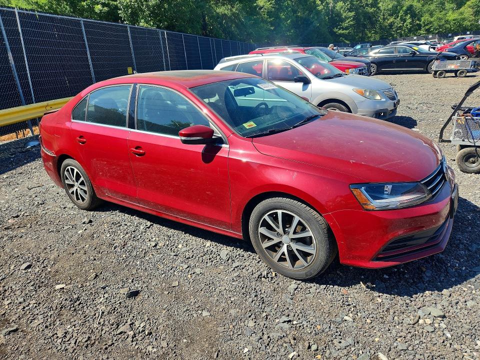 55337916 :رقم المزاد ، 3VWB67AJ8HM409926 vin ، 2017 Volkswagen Jetta مزاد بيع