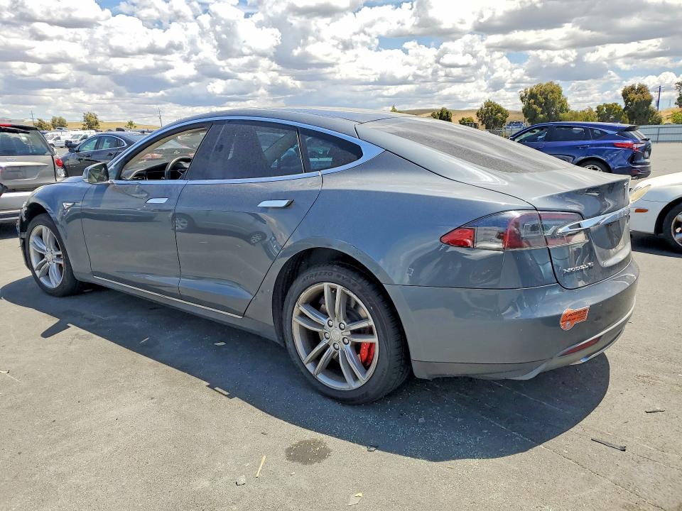 Продажа на аукционе авто 2013 Tesla Model S, vin: 5YJSA1CN5DFP17892, номер лота: 55012456