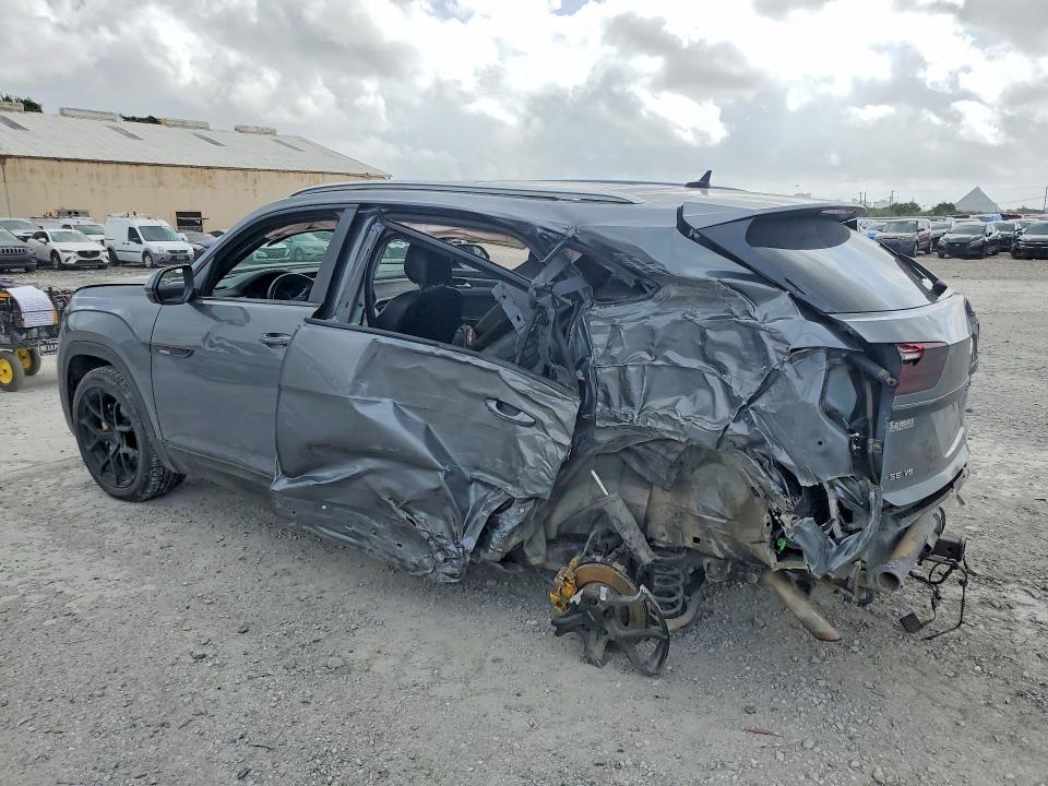 53892956 :رقم المزاد ، 1V2JE2CA5MC231873 vin ، 2021 Volkswagen Atlas Cross Sport مزاد بيع