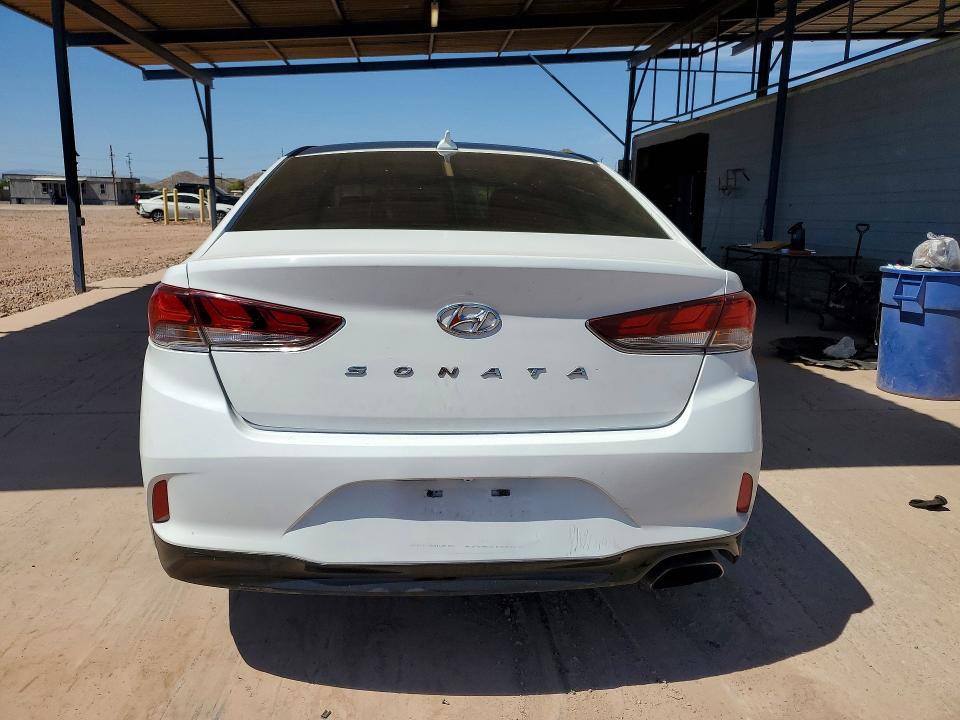 53572646 :رقم المزاد ، 5NPE34AF4JH597472 vin ، 2018 Hyundai Sonata مزاد بيع